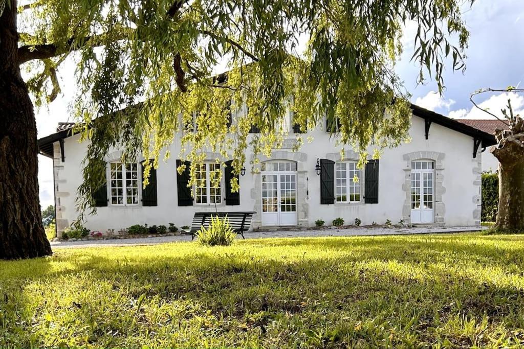 Villa De Charme Avec Piscine Saint-Etienne-d'Orthe Exterior photo